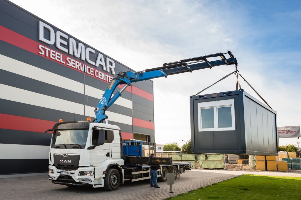 demcar_10.22_0033-min